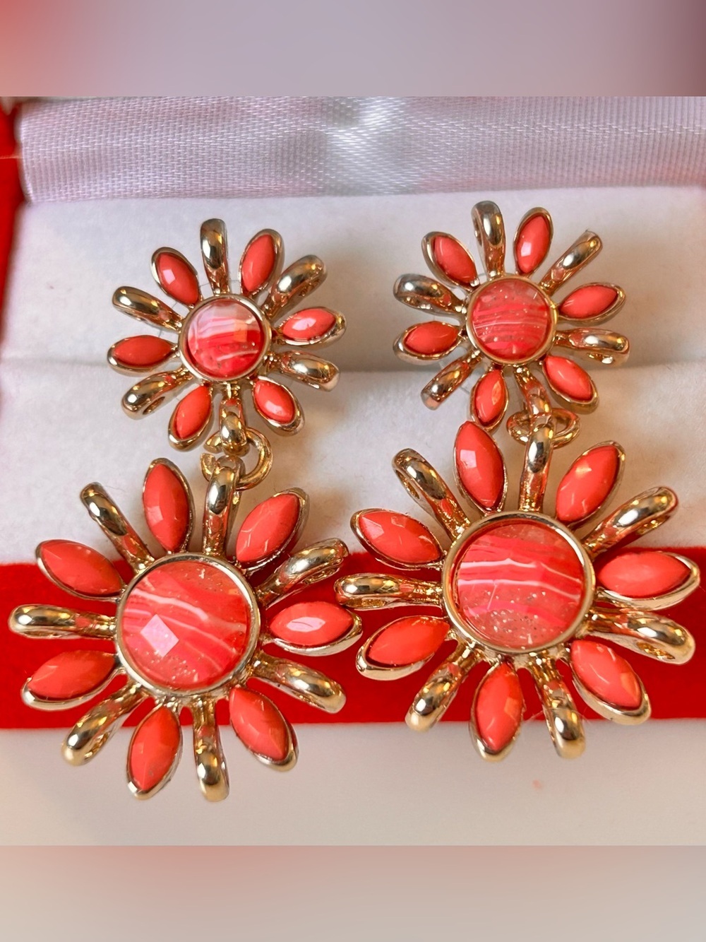 💝2/20$ Gold-tone pink double-tiered flower drop earrings, faceted cabochons NEW